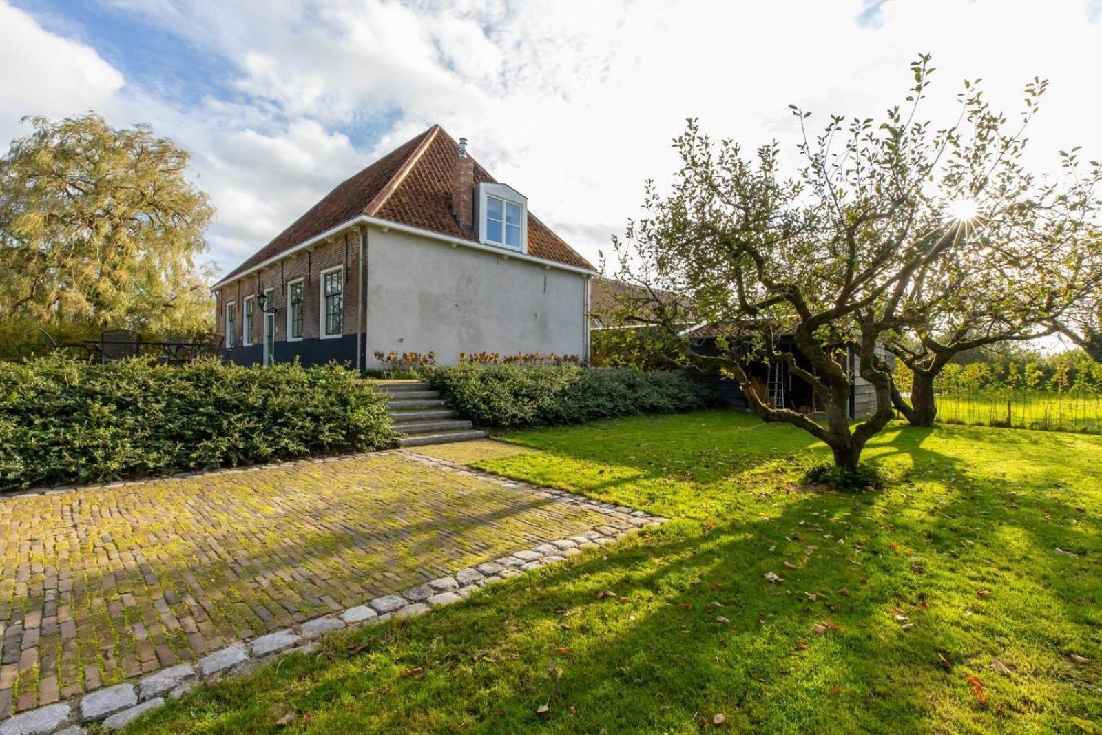 Vakantiehuis 'Boerderij Molenhof' - Stationsweg 5 | Heinkenszand Buitenkant foto