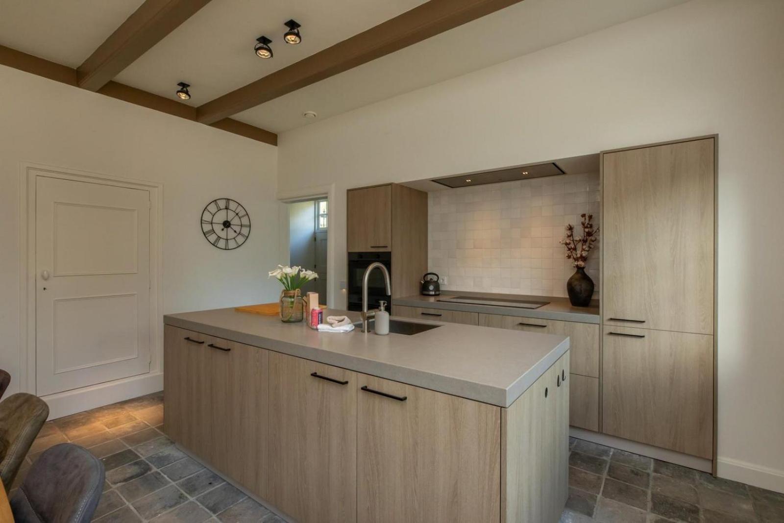 Vakantiehuis 'Boerderij Molenhof' - Stationsweg 5 | Heinkenszand Buitenkant foto